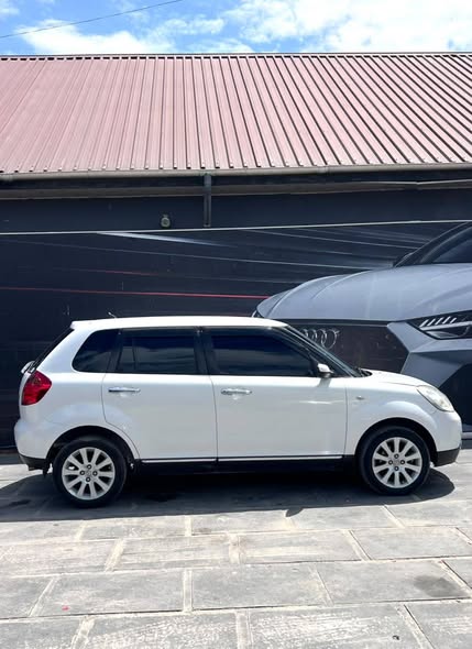 A picture of MAZDA VELISA 0767058883