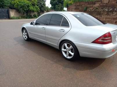 mercedes benz c200