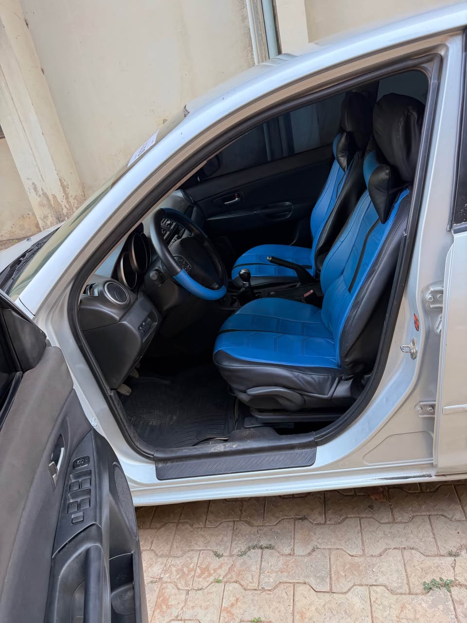 A picture of Mazda3 2008 model manual am the owner direct 2 3m