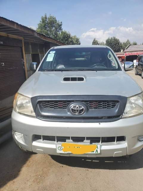 used toyota hilux