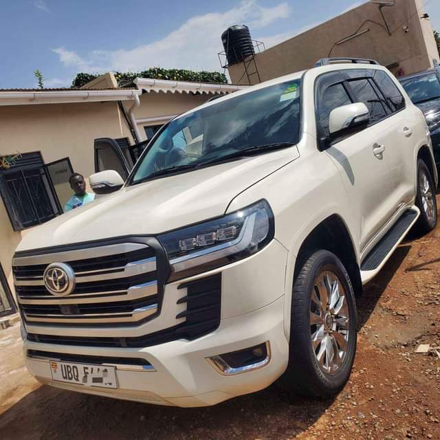A picture of Land Cruiser V8 GX 240m