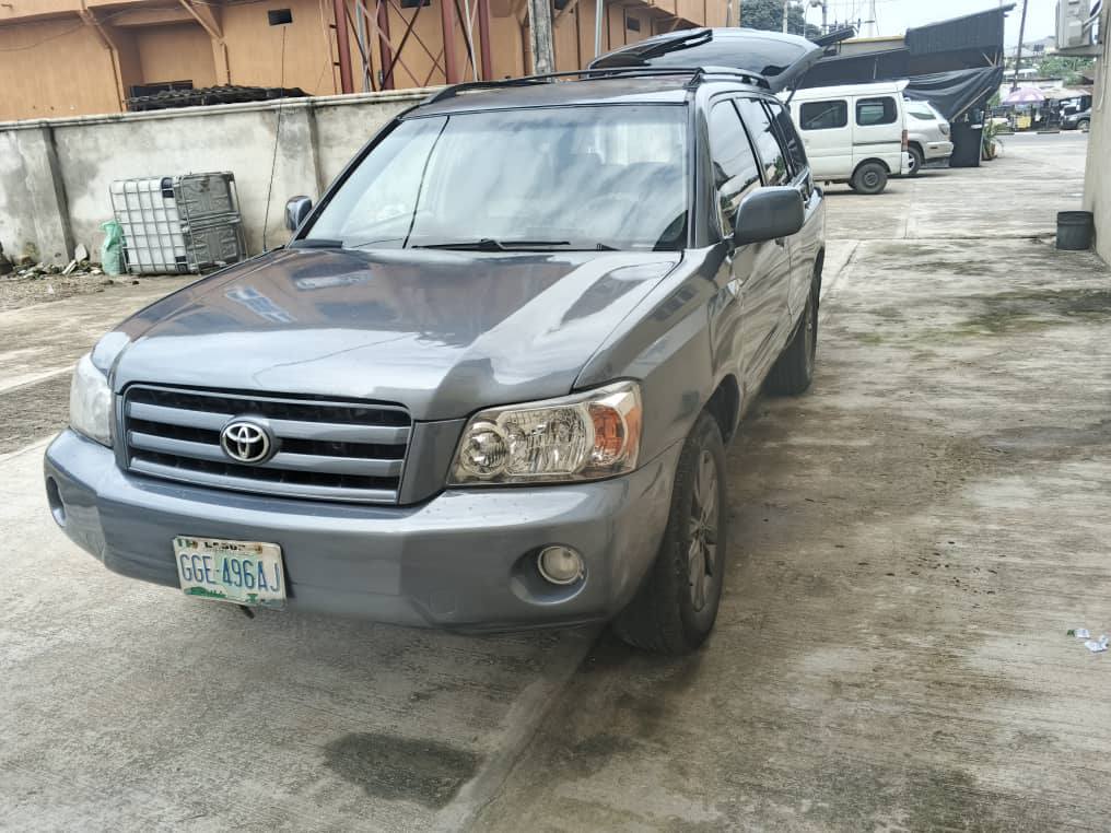 A picture of 06 Toyota Highlander 08063099576 