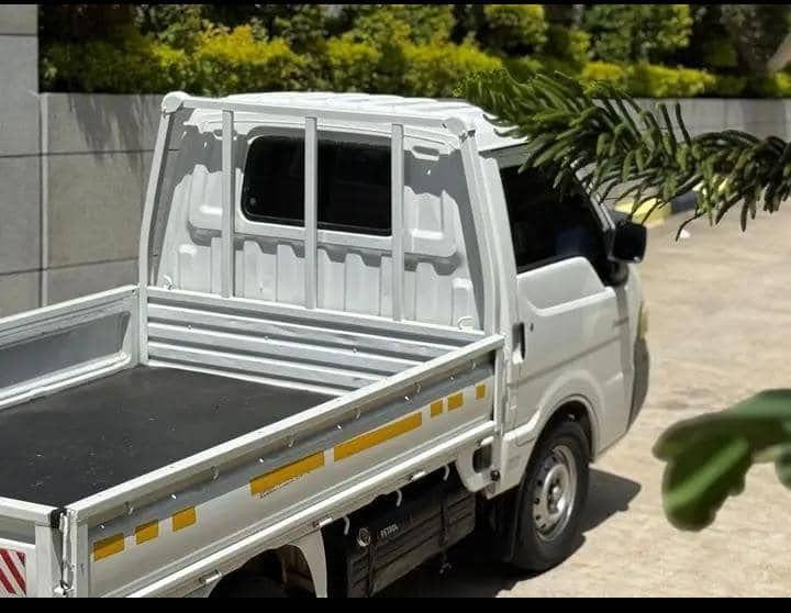 A picture of Nissan vannet for sale