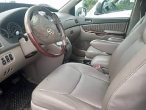 A picture of Direct Belgium grade Toyota sienna 2010 With leather interior Sound