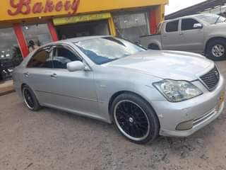 A picture of TOYOTA CROWN ATHLET GARI KALI SNAA FULL AC HAINA KIPENGELE