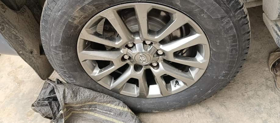 A picture of deal with all kinds of Toyota and lexus parts