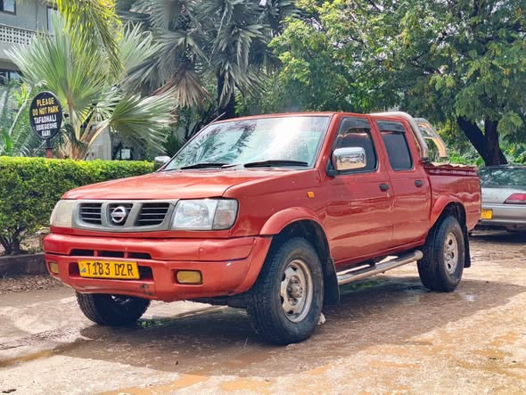 A picture of NISSAN HARDBODY