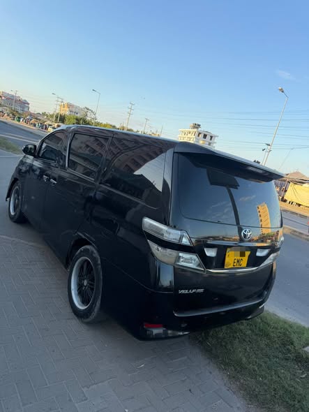 A picture of Toyota vellfire