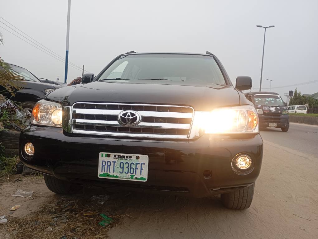 A picture of Toyota highlander 2002