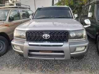 A picture of  LANDCRUISER_0620356906