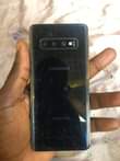 A picture of Samsung s10