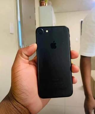A picture of iPhone 7 32gb