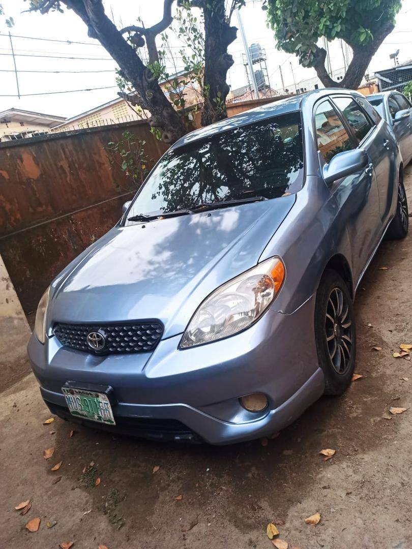 A picture of Toyota matrix 04 top notch tokunbo standard untouched engine and