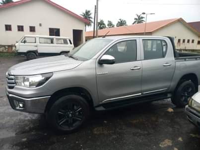 A picture of 2023 manual hillux six months used bought brand new