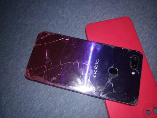 A picture of OPPO R15