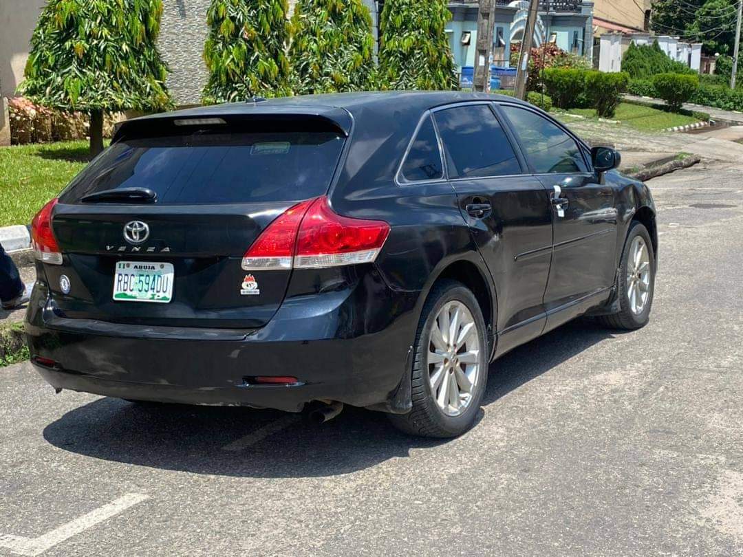 A picture of 2010 Toyota venza