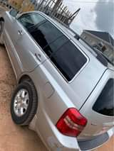 A picture of Toyota Highlander 03 model Nigerian used engine gear and ac
