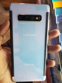 A picture of SAMSUNG S1O PLUS AT 480000