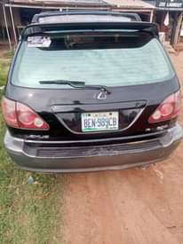 A picture of Lexus RX300