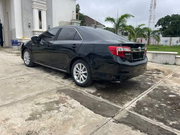 A picture of TOYOTA CAMRY XLE V6 KEYLESS IGNITION 9 9 MILLION 08144308178