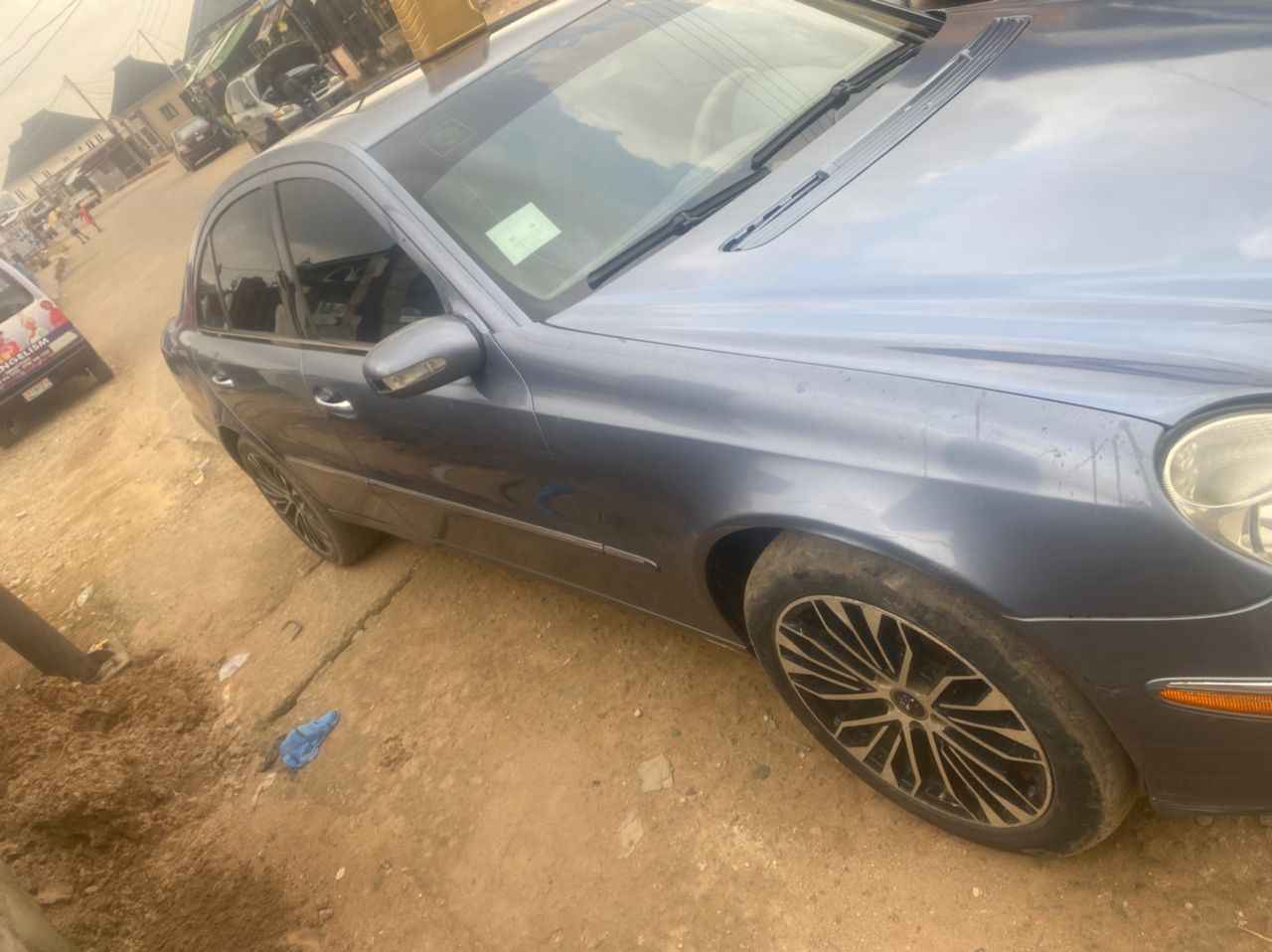 A picture of 06 Benz E320