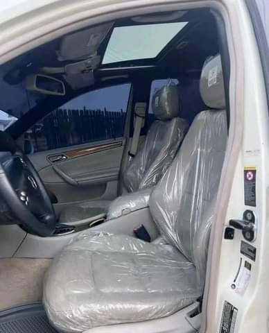 A picture of URGENT BUYERS ONLY CALL Mr Anthony 09063948959 CLEAN 2006 Mercedes