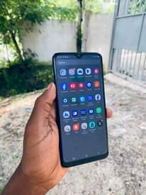 A picture of Samsung Galaxy A50 Ram 4GB storage 128GB Bei 190000 fingerprint