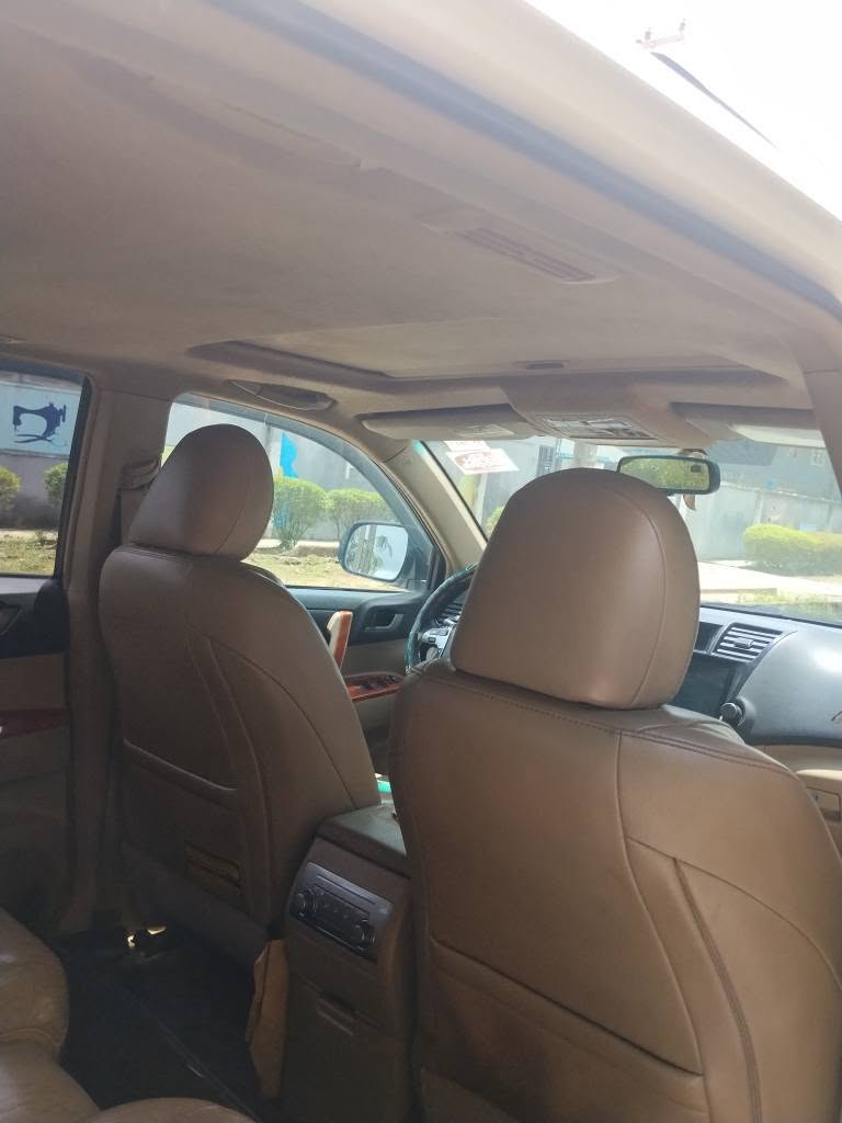 A picture of 2013 Toyota highlander Dealer deal First body pan First registration