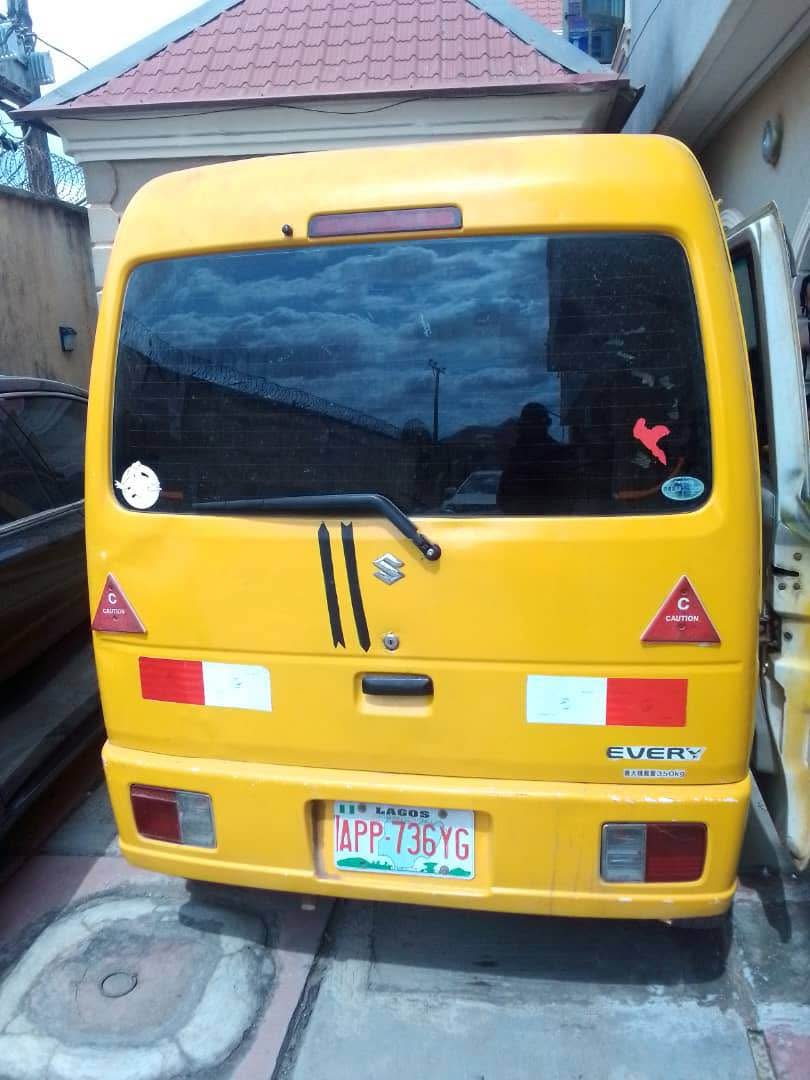 A picture of Suzuki every minibus