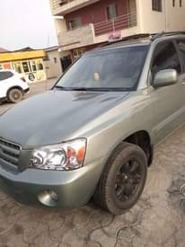 A picture of Clean Toyota Highlander available Location badore ajah Lagos 08095189170