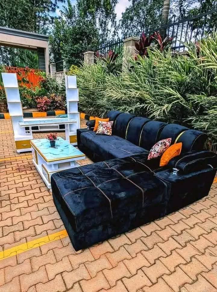 A picture of Sofa sets in L shape