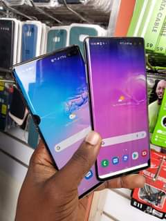 A picture of Samsung Galaxy S10 Plus 340k 128GB 8GB with white line