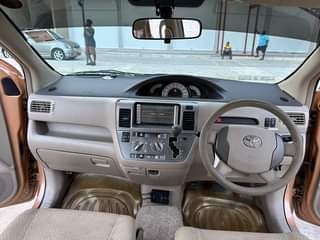 A picture of TOYOTA RAUM BEI MILIONI 11 5