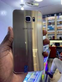 A picture of Samsung S6 edge plus duos 32gb 250k 0759979422 0773648988