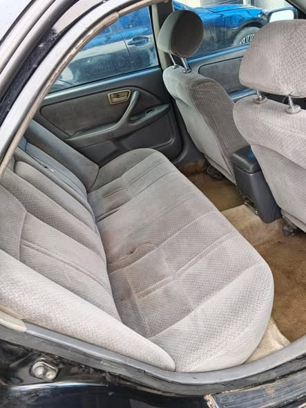 A picture of Drop light Camry