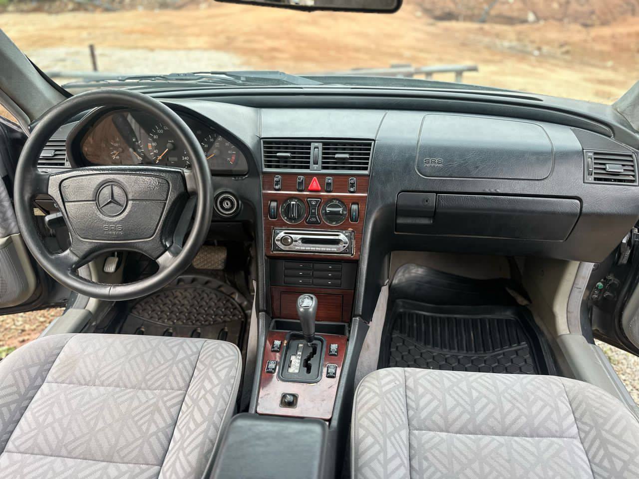 A picture of MERCEDES BENZ C200