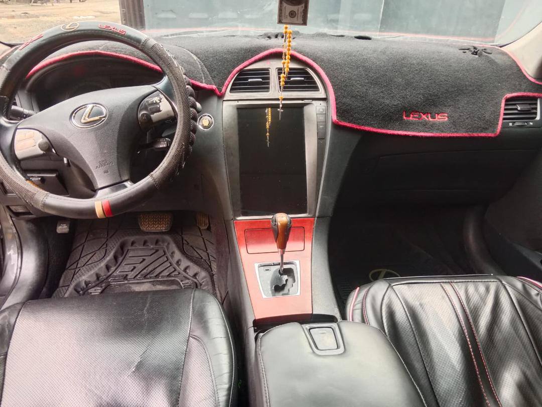 A picture of Es350 keyless