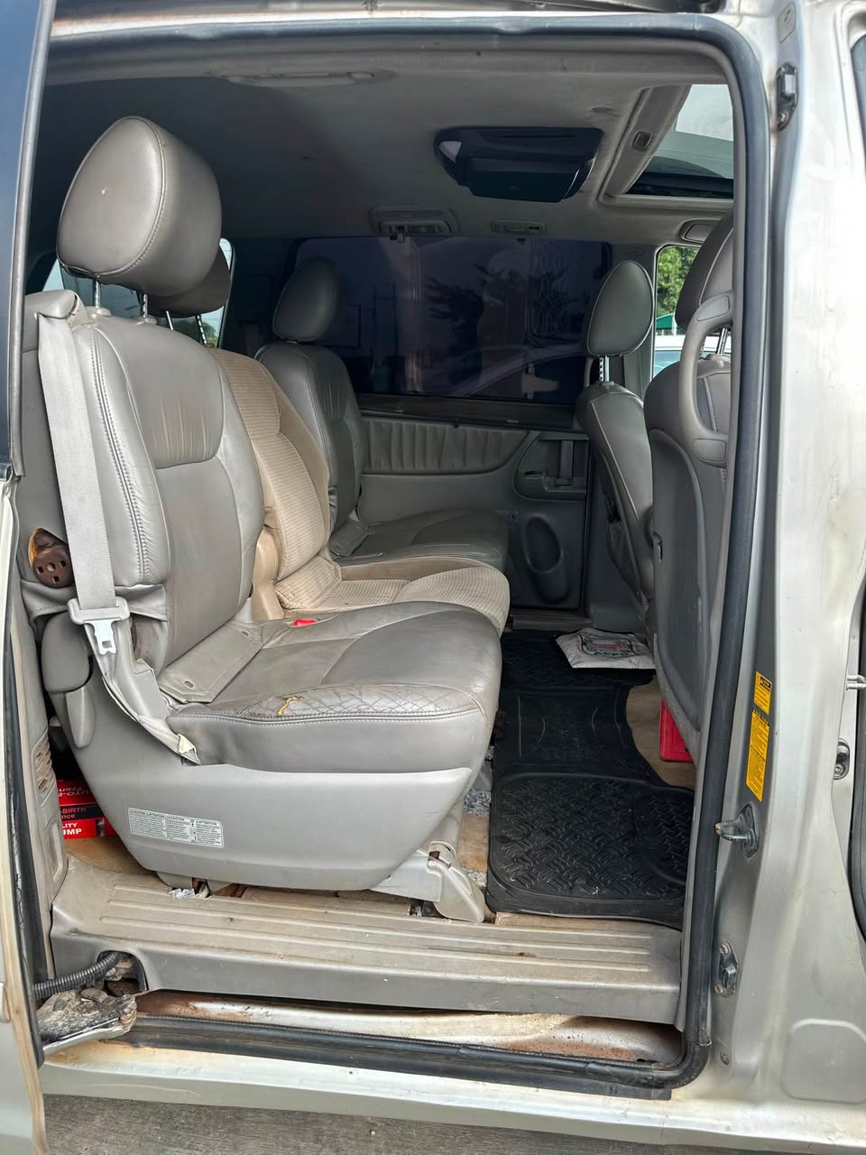 A picture of Extremely clean Unregistered 2009 Toyota Sienna with original documents and