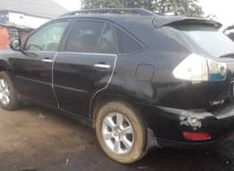 A picture of Fastest Fingers Deal Lexus RX 330 Engine Sound Gear Automatic