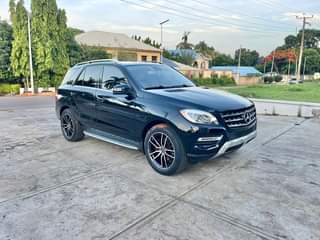 A picture of 2013 MERCEDES BENZ ML350