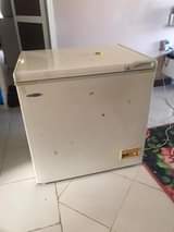 A picture of MEZA NA VITI VYAKE PAMOJA NA FRIZA