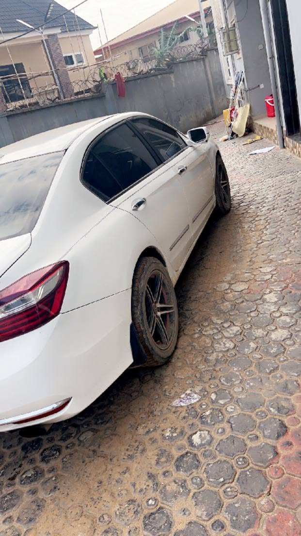 A picture of Honda Accord 2016 used