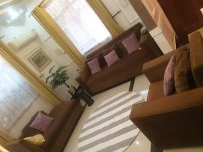 A picture of Nauza sofa zangu zipo 3 2 1 mali ipo dar
