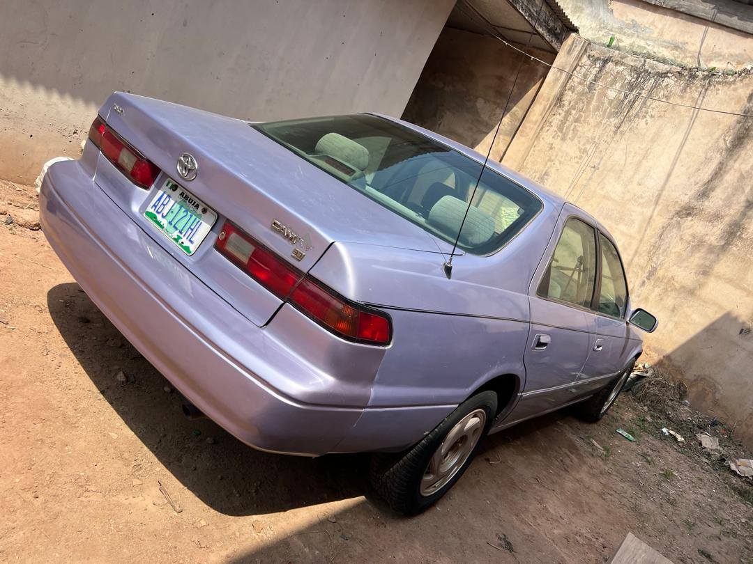 A picture of Super clean Toyota Camry Tiny light