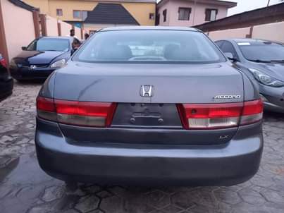 A picture of Honda Accord 2005 Toks Standard
