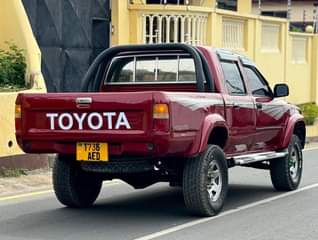 A picture of TOYOTA HILLUX PICK UP