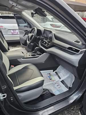 A picture of Toyota Highlander 2021