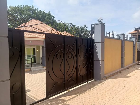 A picture of Newly built house for sale in Makindye Lukuri