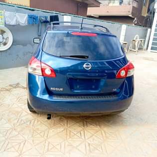 A picture of NISSAN ROGUE 2008