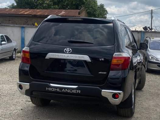 A picture of QUICK SALE An Extremely Clean Used Toyota Higlander 2009 model